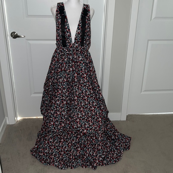 BRAND NEW!! SheIn X Sleeveless Tiered Ruffled Dress - Picture 1 of 3